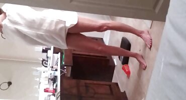 sex fc2 ppv Guy cumshot trên âm hộ lông của cô gái yêu thích sexnhat của mình vào một ngày.