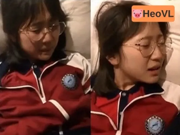 emily sex Con ghệ kính cận tq - 2